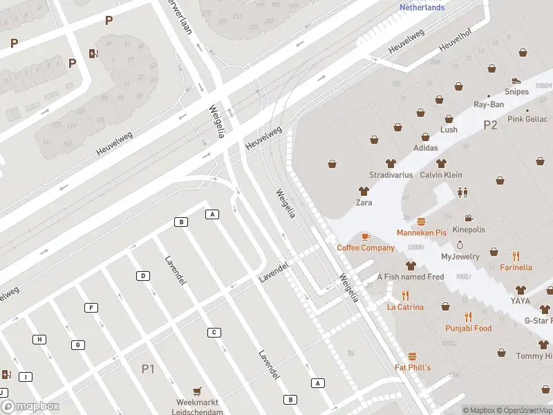 Ambulance met grote spoed naar de Heuvelweg in Leidschendam