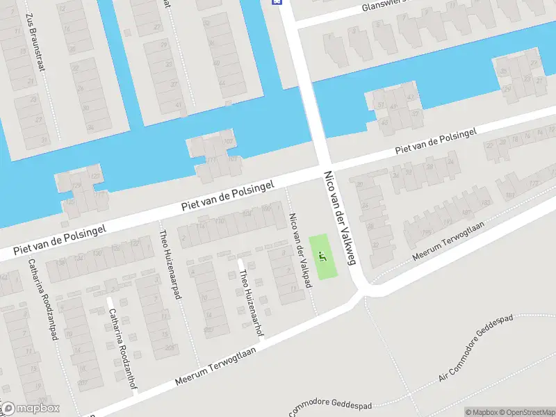 Ambulance met grote spoed naar de Nico van der Valkpad in Rotterdam