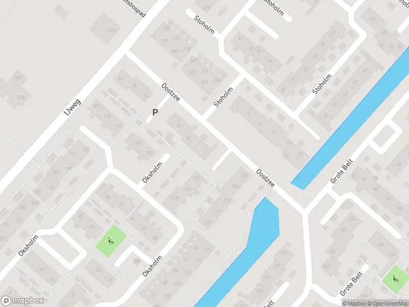 Ambulance met grote spoed naar de Oostzee in Hoofddorp