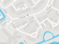 Ambulance met grote spoed naar de Sint Luciabaai in Capelle aan den IJssel