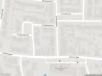 Brandweer en politie met grote spoed naar de Helmondsingel in Deurne vanwege middelgrote brand