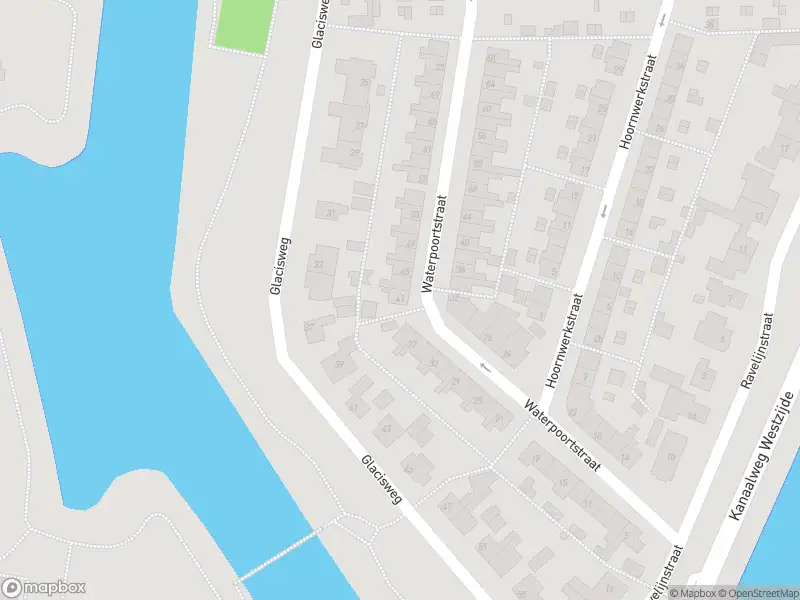 Ambulance met gepaste spoed naar de Waterpoortstraat in Hellevoetsluis