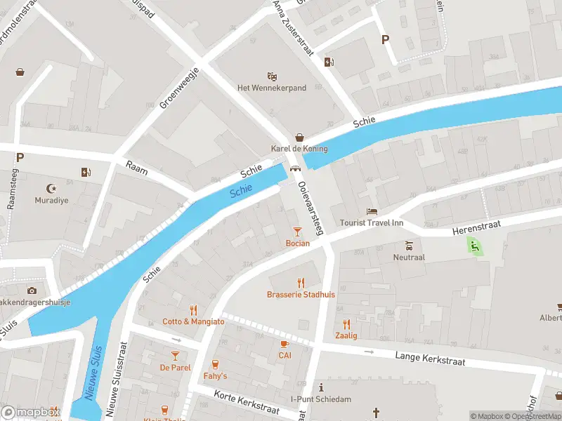 Ambulance met grote spoed naar de Schie in Schiedam