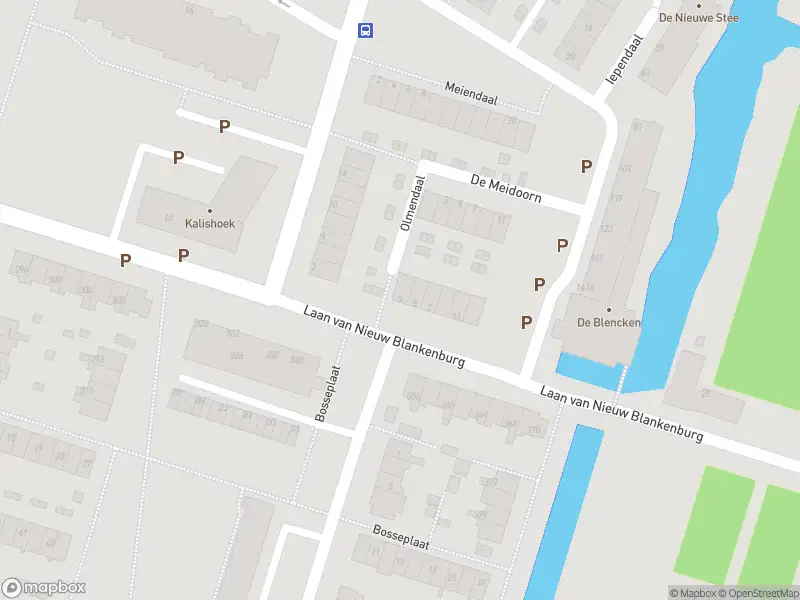 Ambulance met grote spoed naar de Olmendaal in Rozenburg