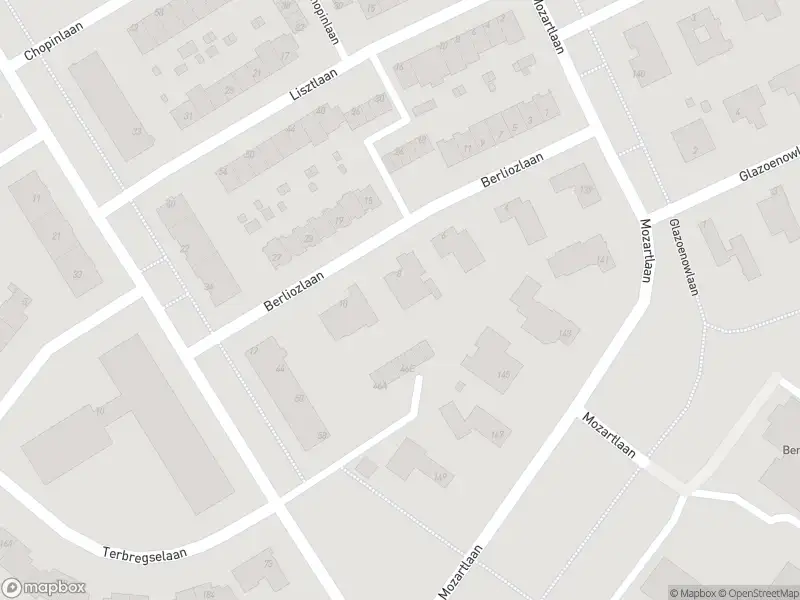 Ambulance met grote spoed naar de Berliozlaan in Rotterdam