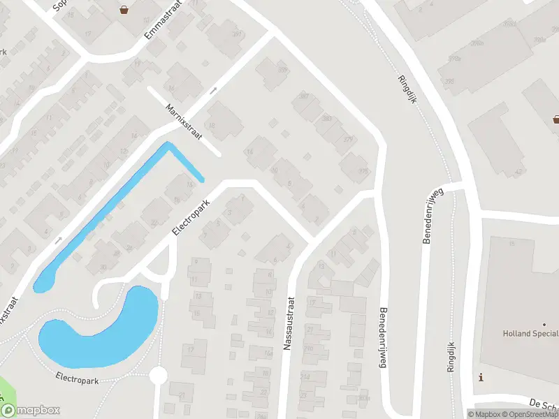 Ambulance met grote spoed naar de Electropark in Ridderkerk