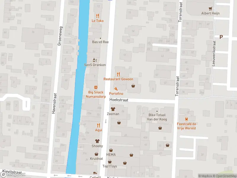 Ambulance met gepaste spoed naar de Burgemeester de Zeeuwstraat in Numansdorp