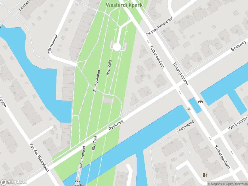 Ambulance met gepaste spoed naar de Beekweg in Rotterdam