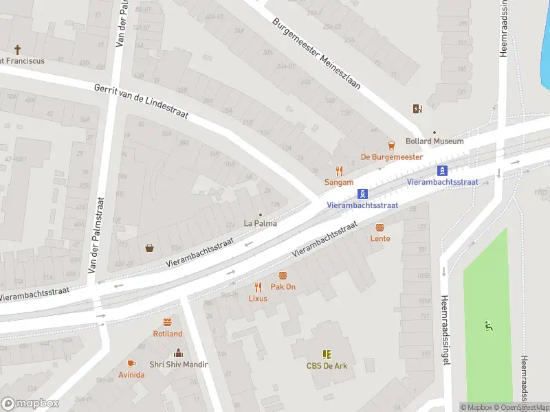 Ambulance met grote spoed naar de Vierambachtsstraat in Rotterdam