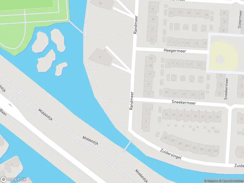 Ambulance met grote spoed naar de Randmeer in Barendrecht