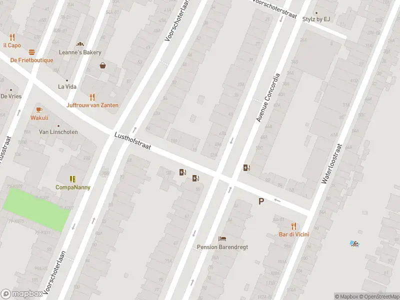 Ambulance met gepaste spoed naar de Lusthofstraat in Rotterdam