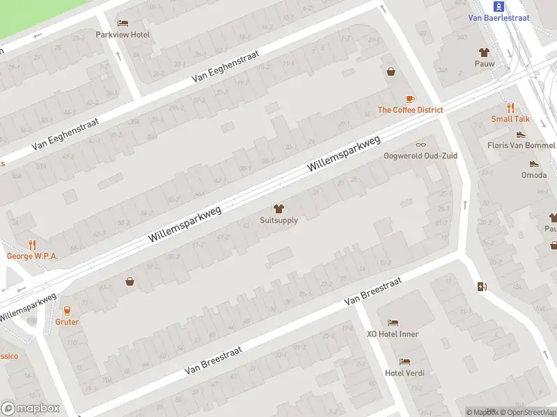 Ambulance met gepaste spoed naar de Alexander Boersstraat in Amsterdam