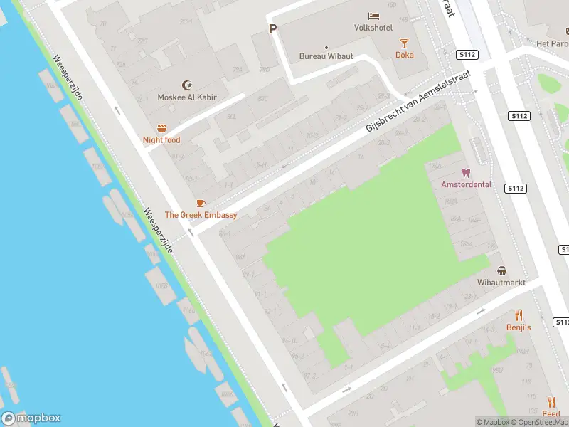 Ambulance met grote spoed naar de Oetgensstraat in Amsterdam