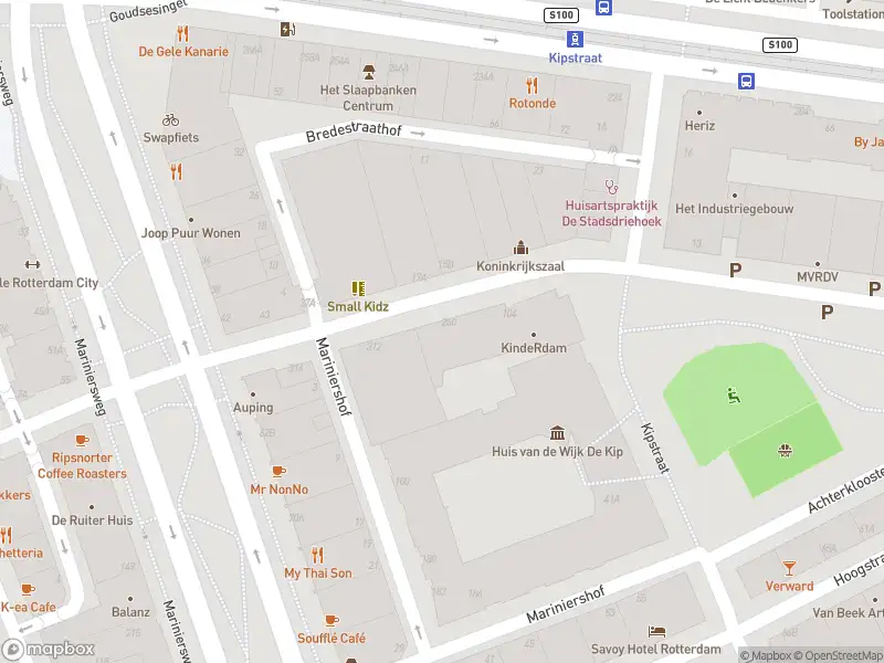 Ambulance met gepaste spoed naar de Bredestraat in Rotterdam