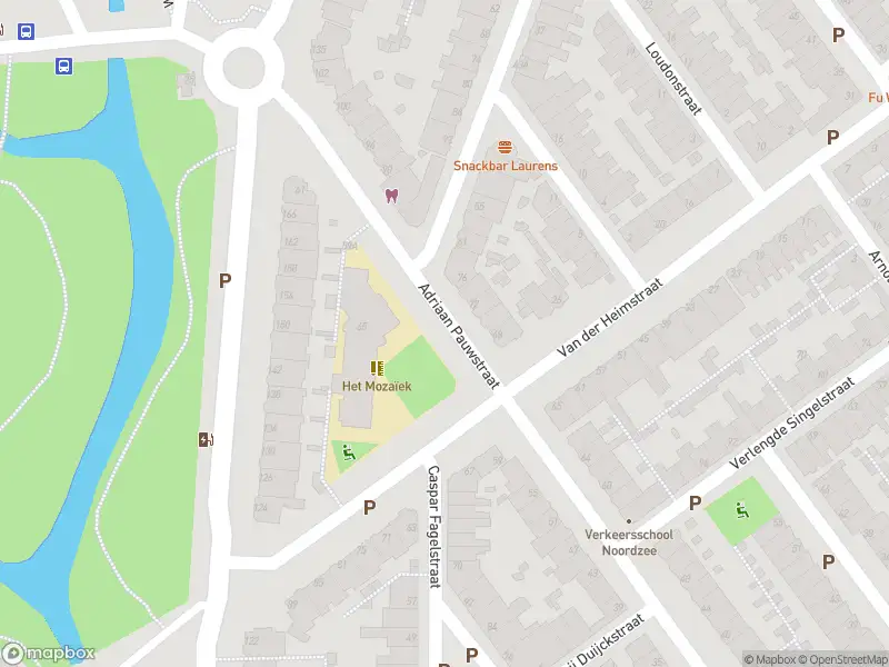 Ambulance met grote spoed naar de Hugo de Grootstraat in Delft