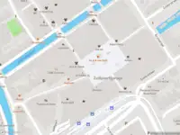 Ambulance met grote spoed naar de Bastiaansplein in Delft