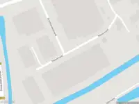 Ambulance met gepaste spoed naar de Nieuwmarkt in Zwaagdijk-Oost