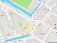 Ambulance met grote spoed naar de Van der Palmstraat in Gouda