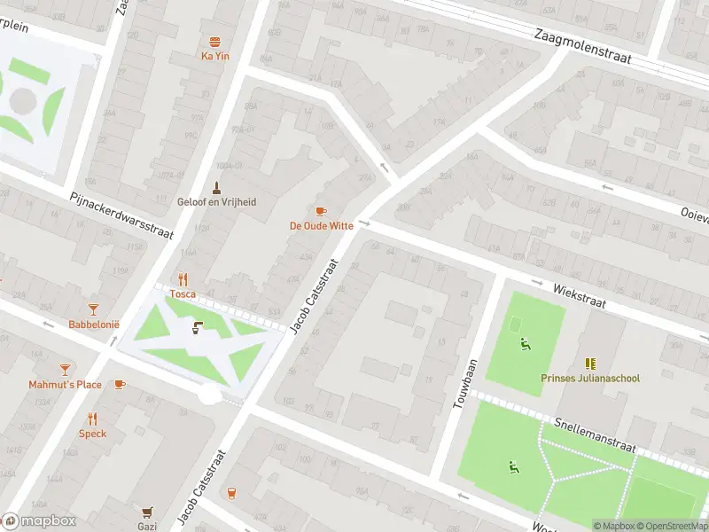 Ambulance met grote spoed naar de Jacob Catsstraat in Rotterdam