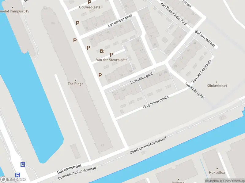 Ambulance met grote spoed naar de Van Embdenstraat in Delft