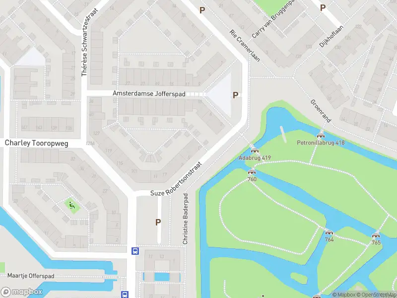 Ambulance met grote spoed naar de Suze Robertsonstraat in Leiden