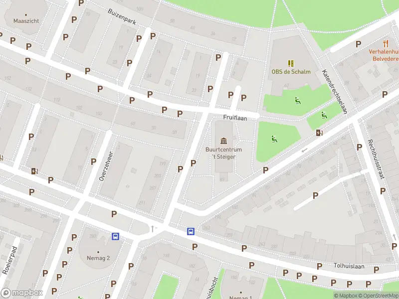 Ambulance met grote spoed naar de Fruitlaan in Rotterdam