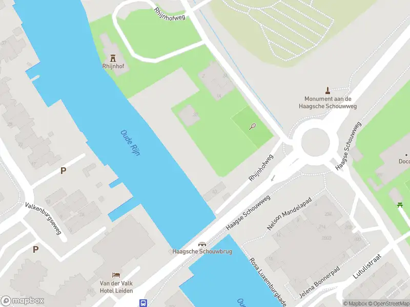 Brandweer met gepaste spoed naar de Rhijnhofweg in Leiden