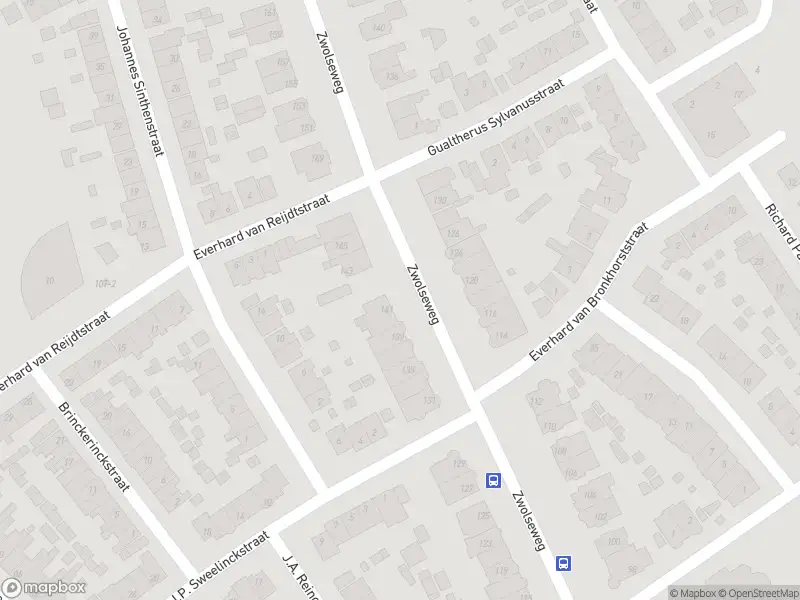 Brandweer met grote spoed naar de Roveniusstraat in Deventer vanwege afhijsen patient