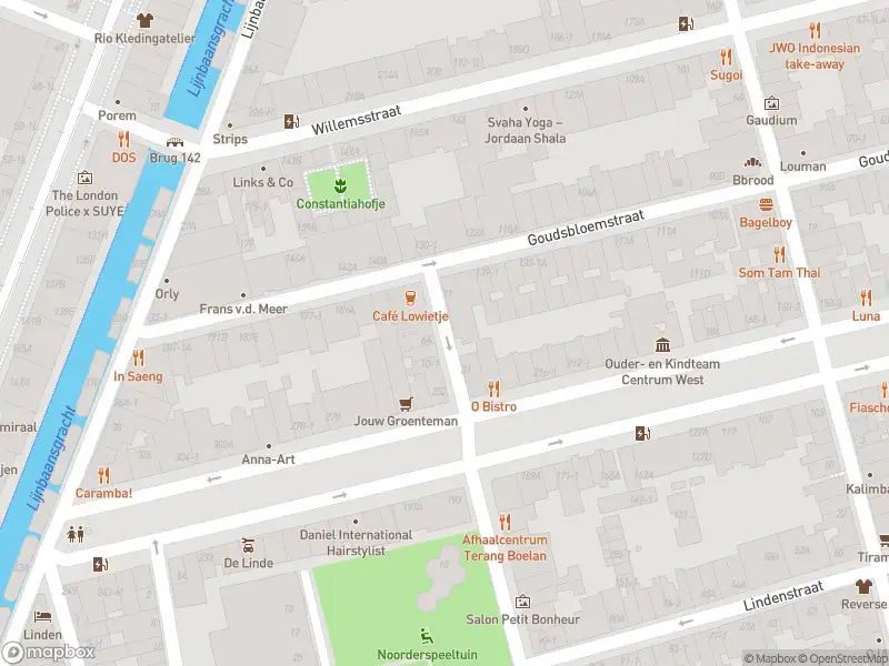 Ambulance met gepaste spoed naar de Derde Goudsbloemdwarsstraat in Amsterdam