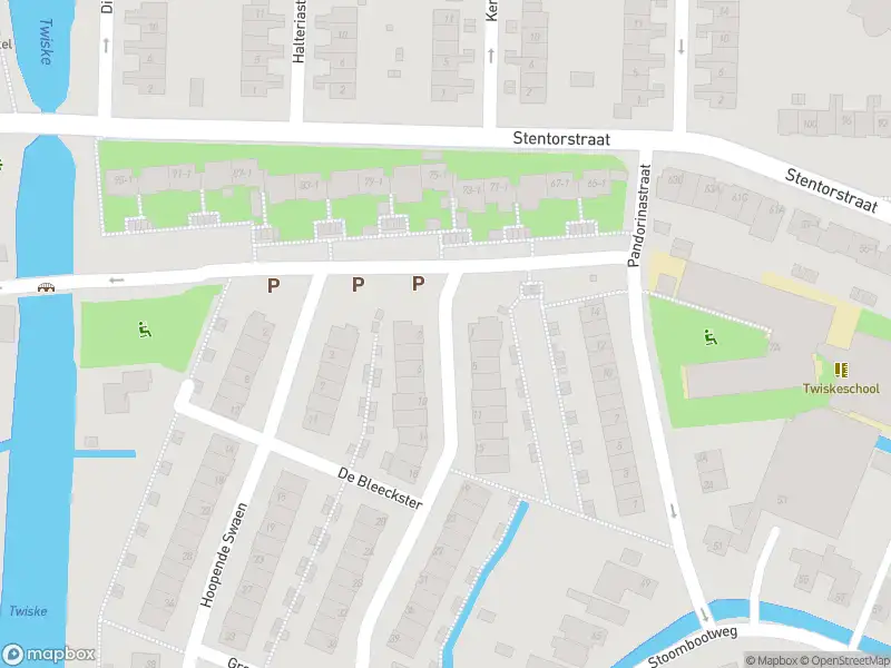 Ambulance met grote spoed naar de Oossaander Hoop in Amsterdam