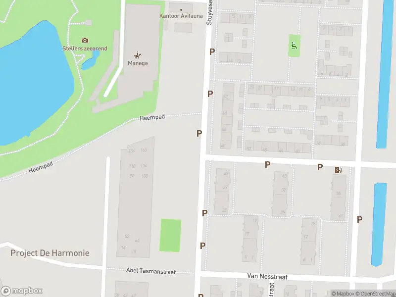 Brandweer met gepaste spoed naar de Stuyvesantlaan in Alphen aan den Rijn vanwege een buitenbrand