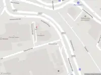 Ambulance met grote spoed naar de Marconistraat in Rotterdam