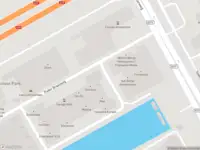 Ambulance met grote spoed naar de Pieter Braaijweg in Amsterdam-Duivendrecht