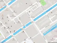 Ambulance met grote spoed naar de Gasthuislaan in Delft