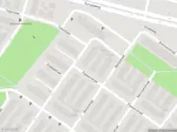 Politie met grote spoed naar de Tulpenlaan in Oosterhout vanwege letsel