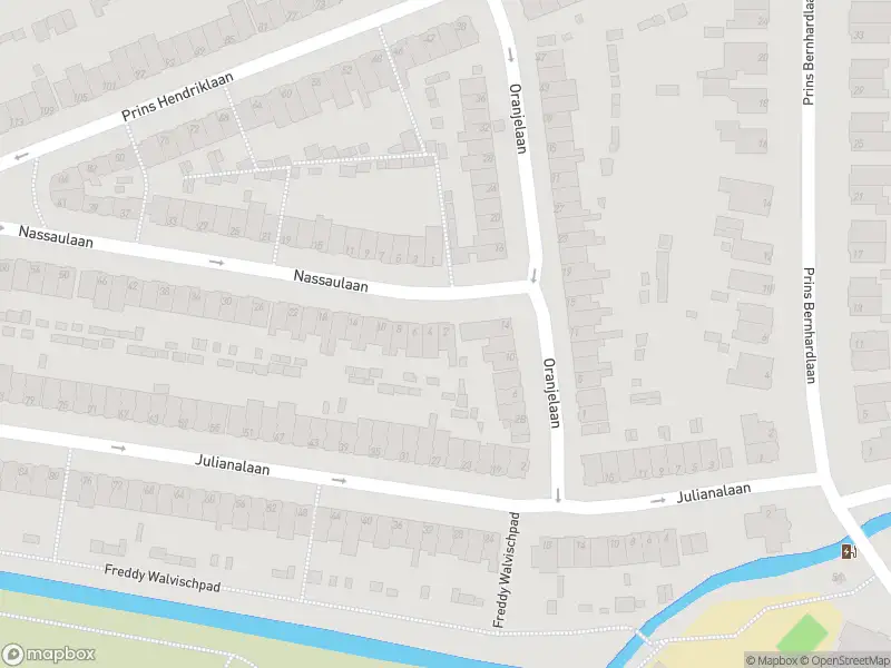 Ambulance met gepaste spoed naar de Nassaulaan in Vlaardingen