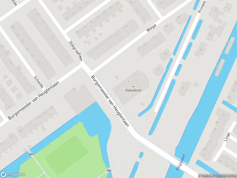 Ambulance met grote spoed naar de Wolga in Nieuwerkerk aan den IJssel