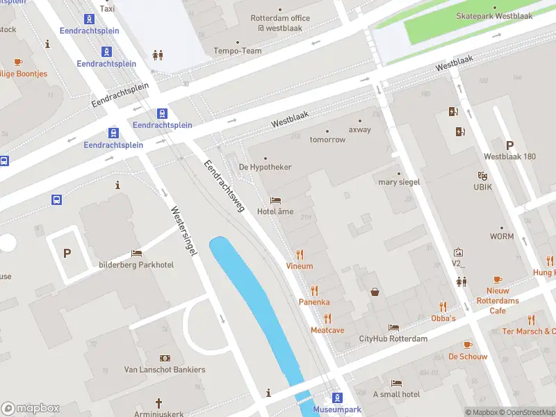 Ambulance met gepaste spoed naar de Eendrachtsweg in Rotterdam