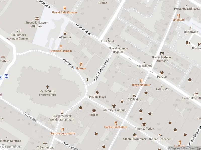 Ambulance met grote spoed naar de Sint Laurensstraat in Alkmaar