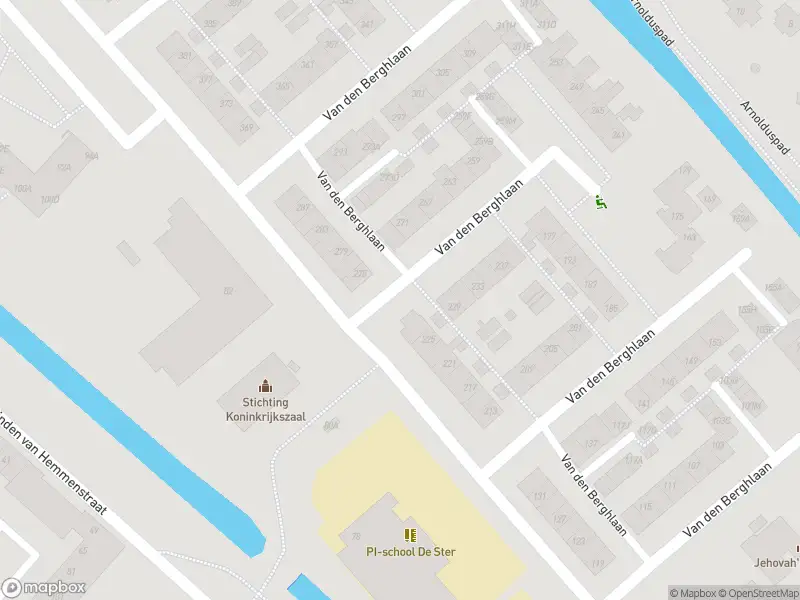 Ambulance met grote spoed naar de Van den Berghlaan in Hoofddorp