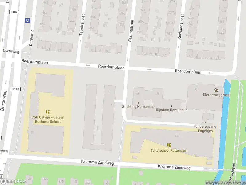 Ambulance met grote spoed naar de Zanglijsterstraat in Rotterdam