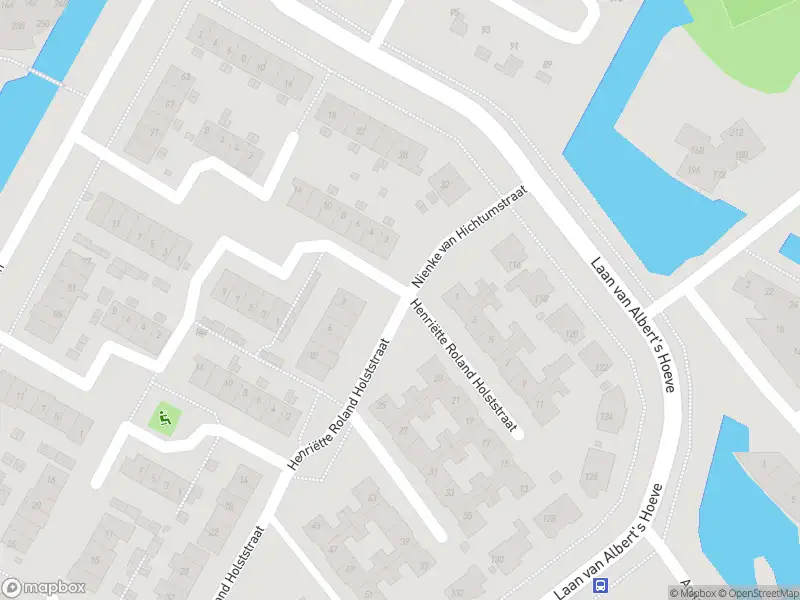 Ambulance met gepaste spoed naar de Henriëtte Roland Holststraat in Castricum