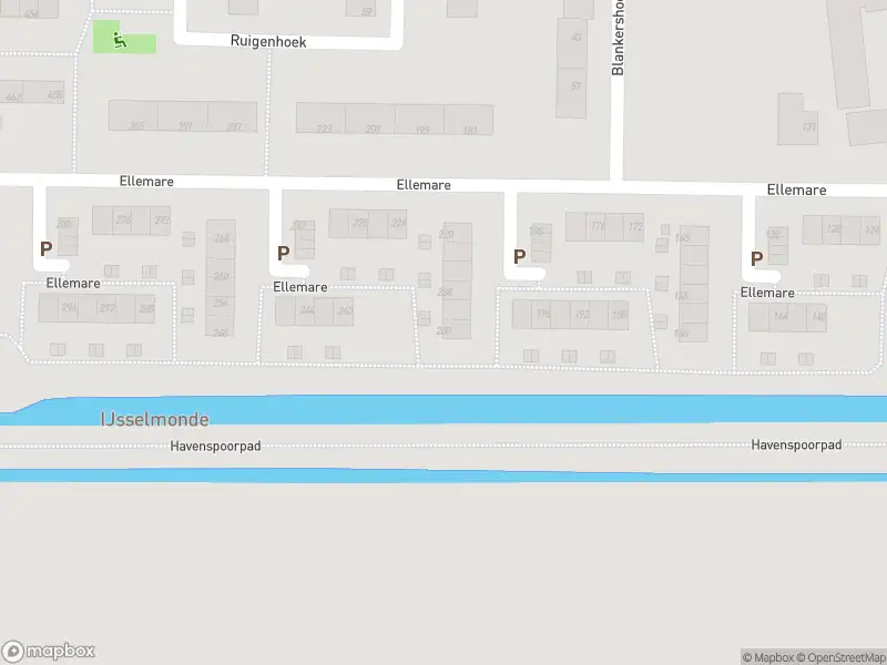 Ambulance met grote spoed naar de Ellemare in Rotterdam