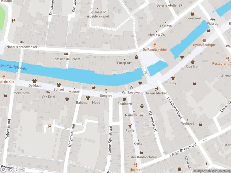 Ambulance met grote spoed naar de Wijnstraat in Dordrecht