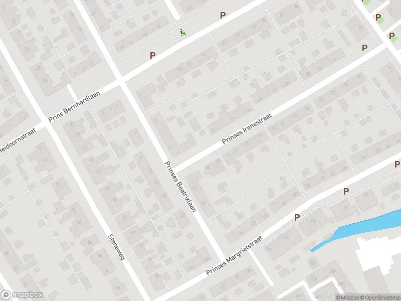 Ambulance met gepaste spoed naar de Prinses Irenestraat in Middelharnis