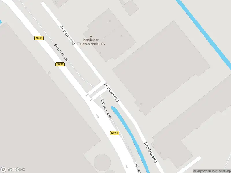 Ambulance met grote spoed naar de Bedrijvenweg in De Kwakel