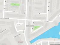 Ambulance met gepaste spoed naar de Joop den Uyllaan in Schiedam