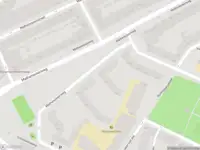 Ambulance met grote spoed naar de Mathenesserweg in Rotterdam