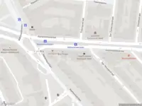 Ambulance met gepaste spoed naar de Vierambachtsstraat in Rotterdam