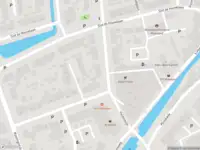 Ambulance met grote spoed naar de Huis te Veldelaan in Maasland